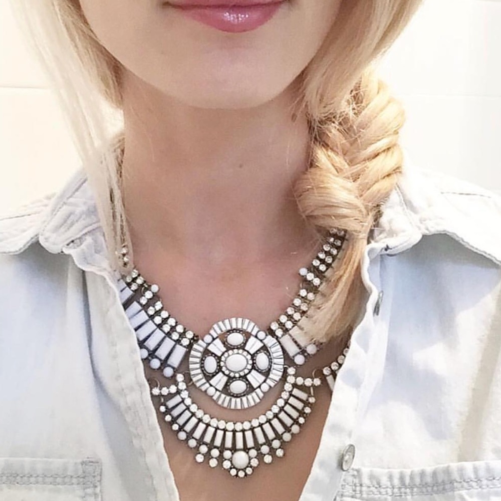 Beautiful White Statement Necklace - image 6